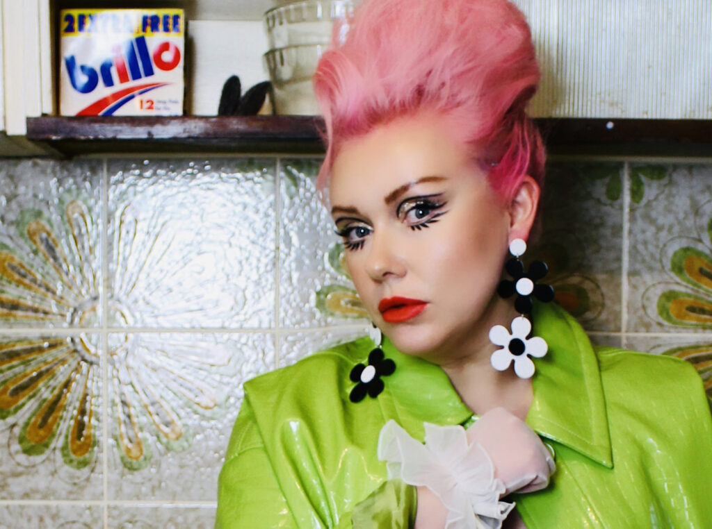 Jade Moss is barking up the RIGHT tree with new neo-vintage single ‘Hey Babe’